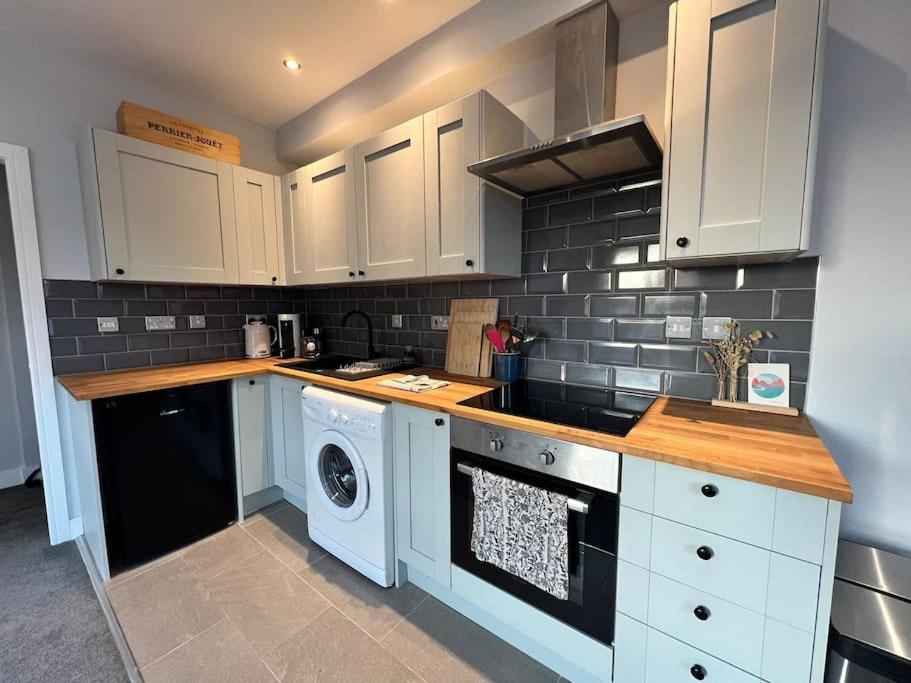 Bright, First Floor, One Bedroom Flat In Wimborne Wimborne Minster Exterior photo