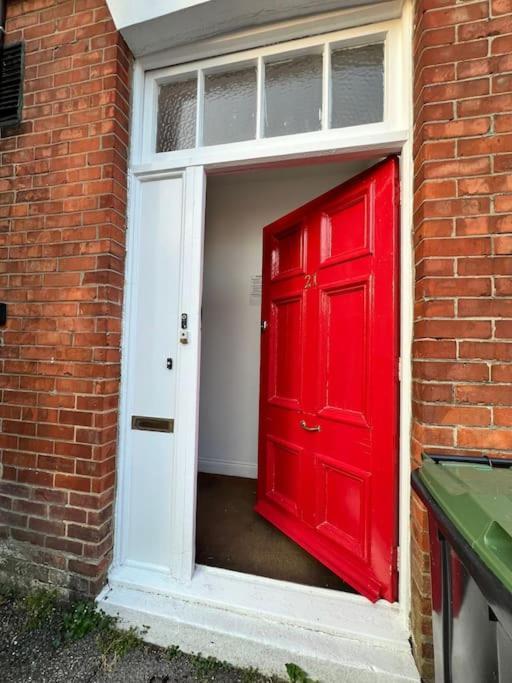 Bright, First Floor, One Bedroom Flat In Wimborne Wimborne Minster Exterior photo
